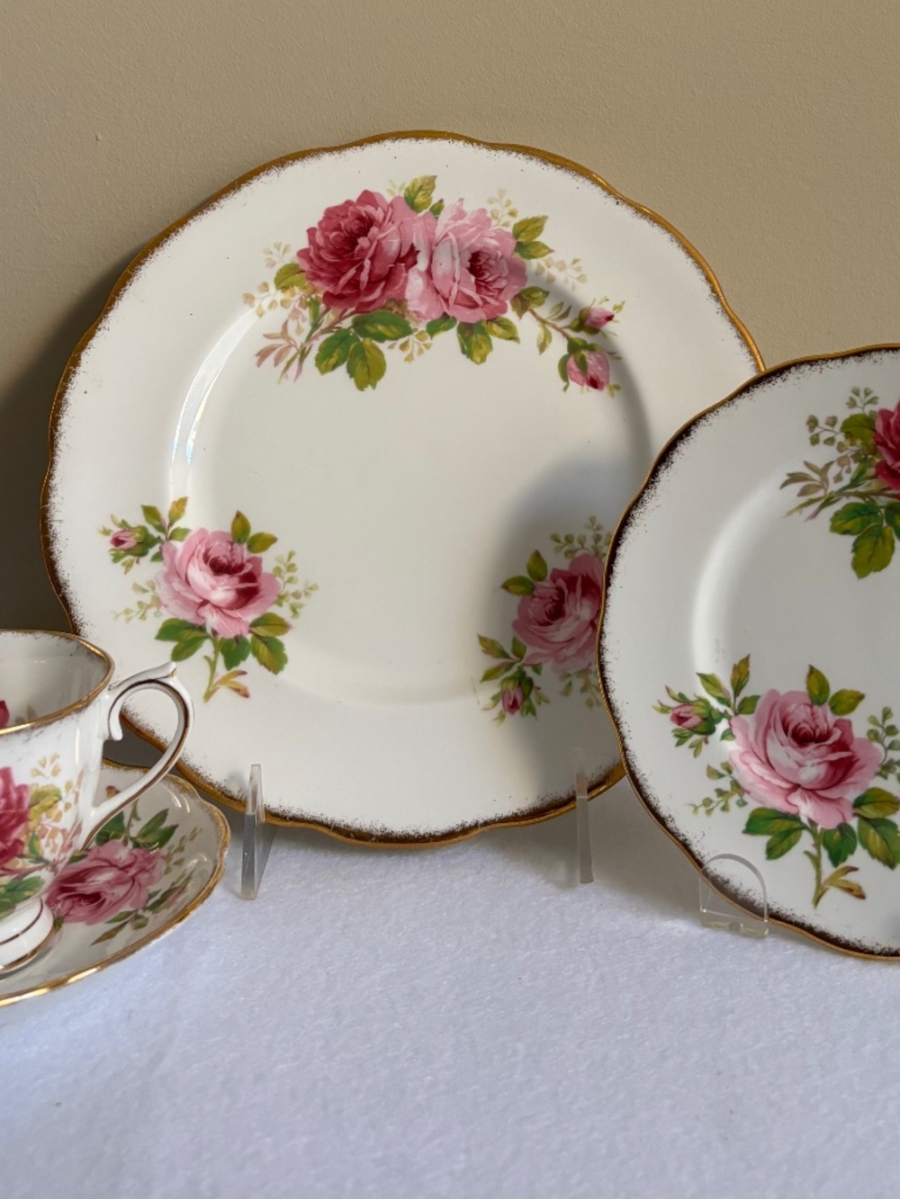 Royal Albert American Beauty Luncheon Set - Picture 2 of 6